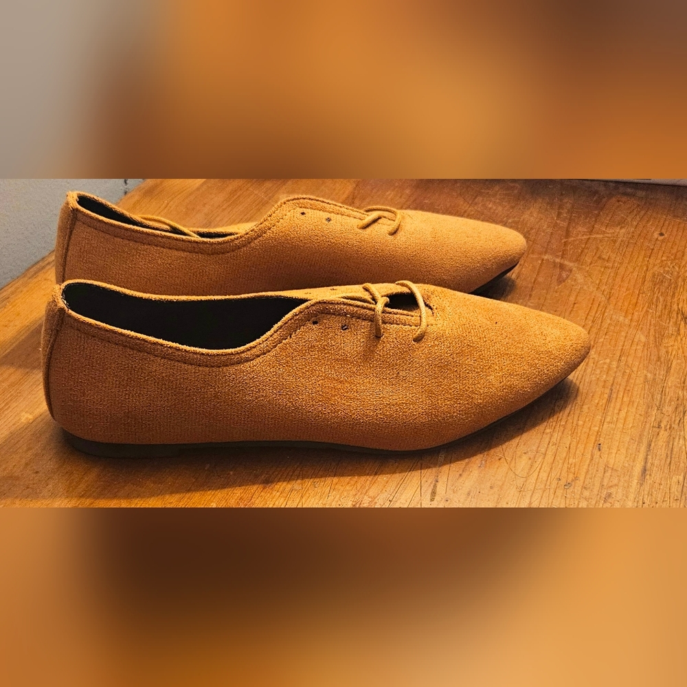 Womens 8.5 SHEIN Pointed Flats